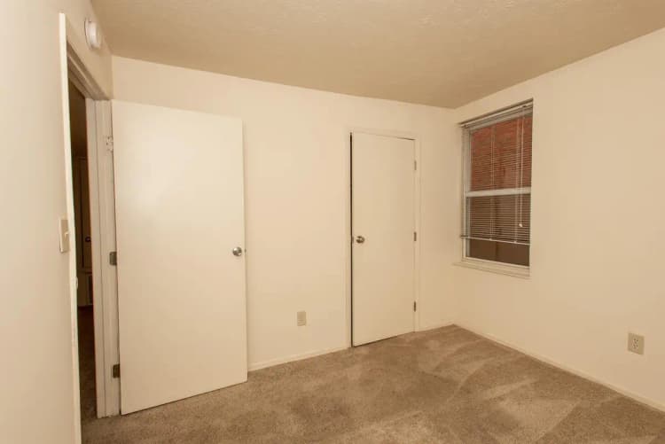 undefined apartments for rent - image - 2725 Euclid 8 Print-10.jpg