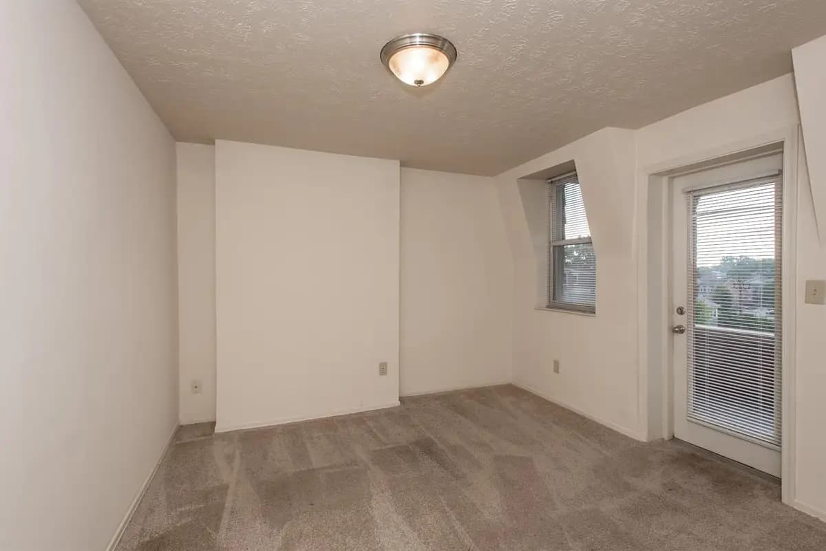 undefined apartments for rent - image - 2725 Euclid 8 Print-2.jpg