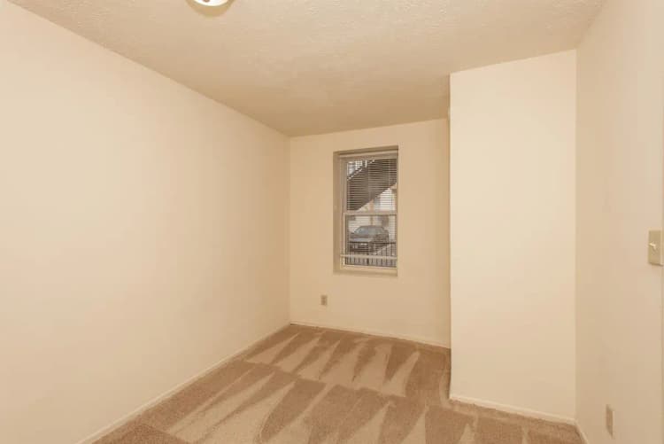 undefined apartments for rent - image - 2725 Euclid 8 Print-8110.jpg