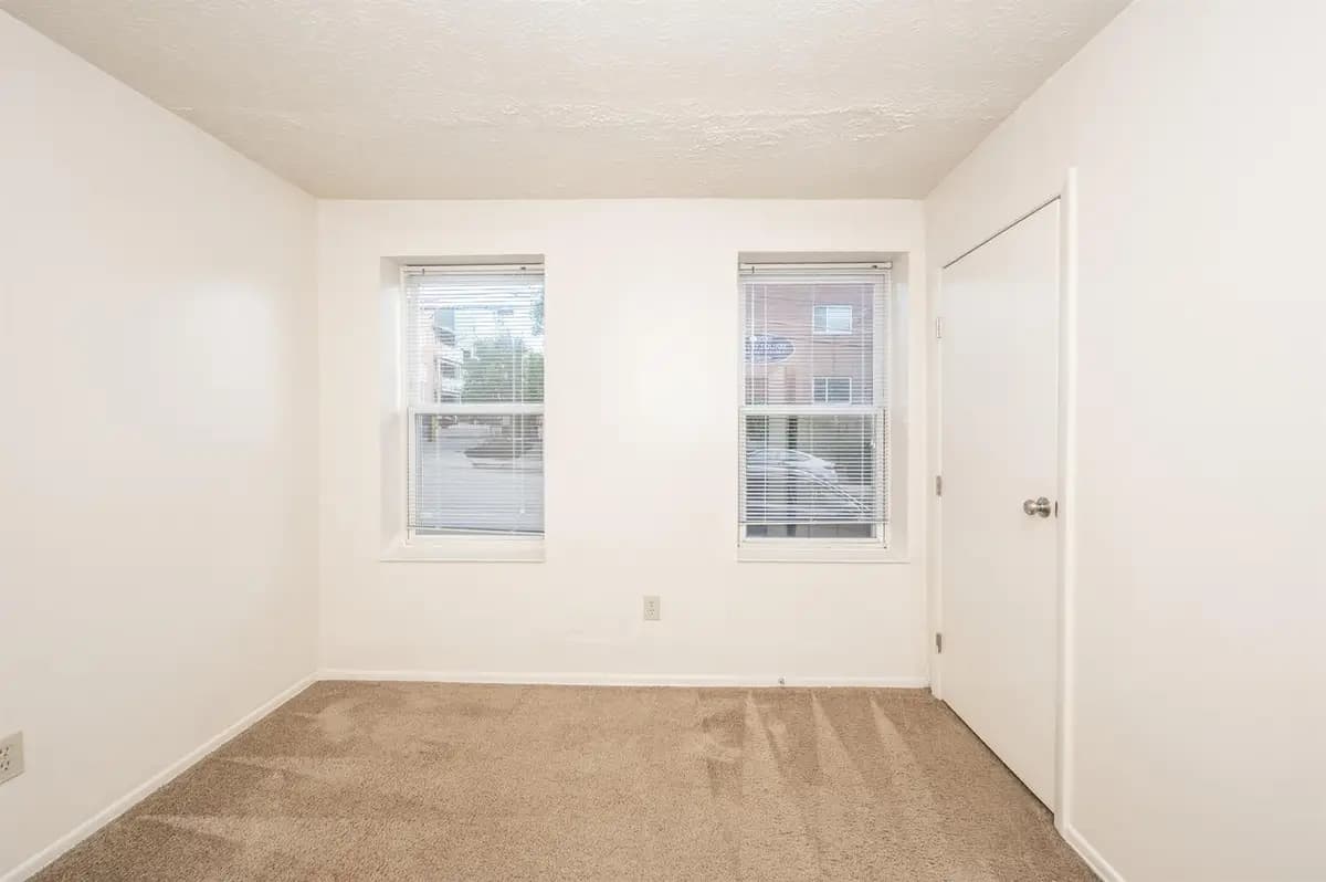 undefined apartments for rent - image - 2729 Euclid Ct 2 Print (16 of 26).jpg