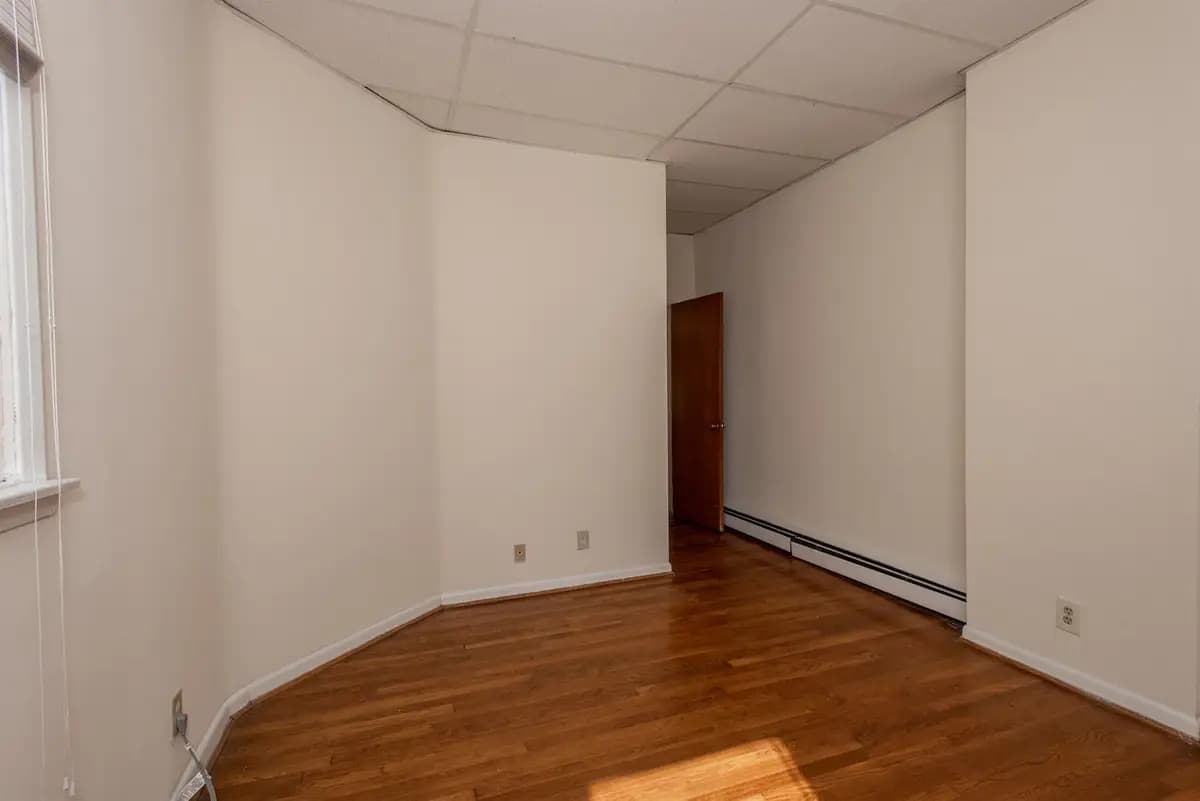 undefined apartments for rent - image - 2812 Jefferson 3 Print-17.jpg