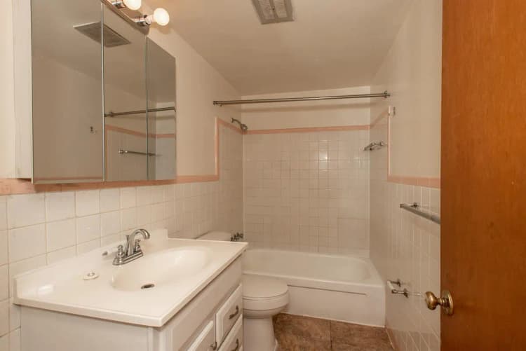 undefined apartments for rent - image - 2812 Jefferson 3 Print-8.jpg