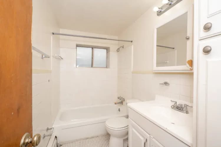 undefined apartments for rent - image - 2812 Jefferson Ave Web (10 of 18).jpg