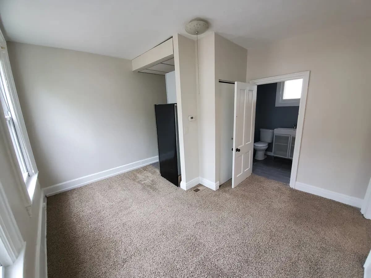 undefined apartments for rent - image - 414-hoge-st-unit-2-cincinnati-oh-building-photo (5).jpg