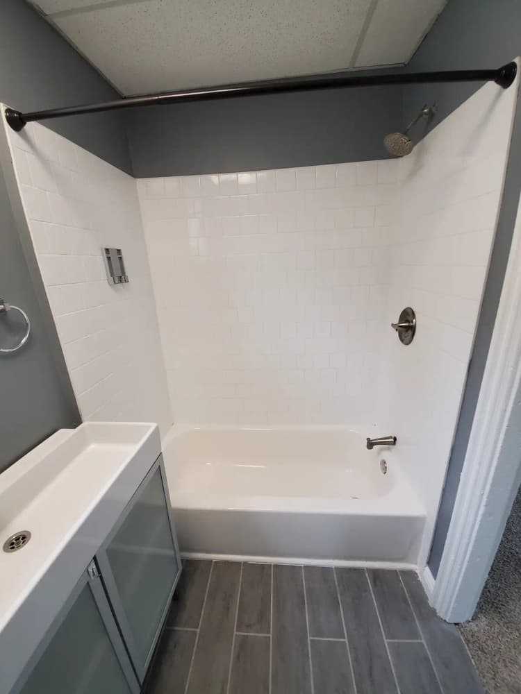 undefined apartments for rent - image - 414-hoge-st-unit-2-cincinnati-oh-building-photo (7).jpg