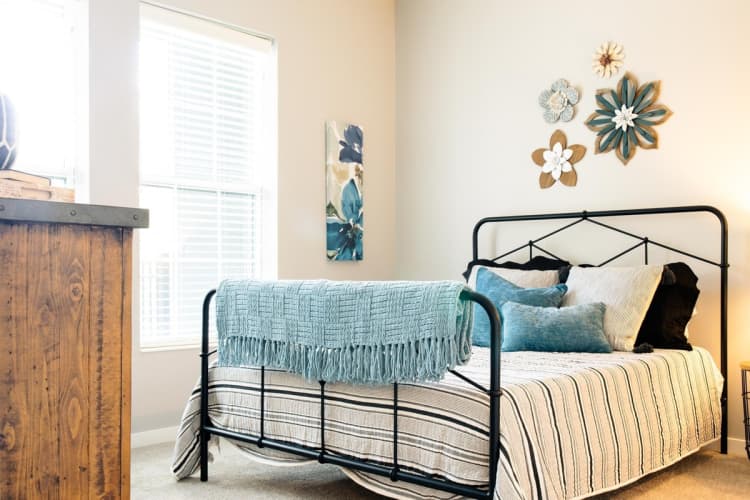 undefined apartments for rent - image - Elegant Bedroom | Cincinnati OH Apartment For Rent | The residences at MQ